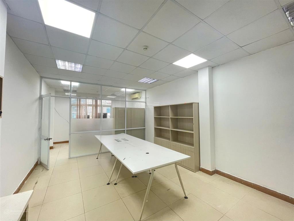 Cho thuê văn phòng 40m2 mặt tiền đường lê quốc hưng, p13, quận 4