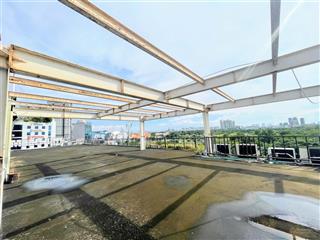 Chính chủ cho thuê mặt bằng sân thượng 500m2 view 3 mặt góc 2 mặt tiền trần não , q2