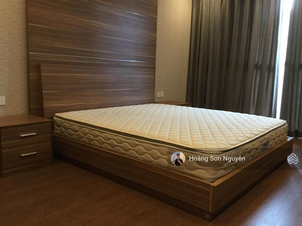 Cho thuê căn hộ mandarin 3 phòng ngủ full nội thất sang trọng, 172m2, giá 26 tr/th.  0977 858 ***