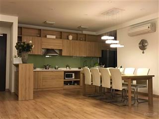 Cho thuê mandarin hmg 2 ngủ + 1 full đồ đẹp 135m2 căn góc vào luôn chỉ 22 tr/th.   0977 858 ***