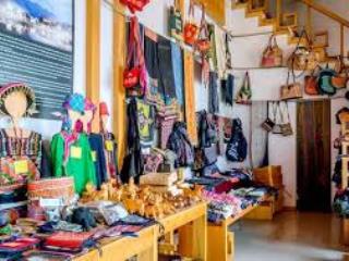 Cho thuê nhà mp đẹp nhất cầu giấy 70m2 x 3 tầng, mt 8m
