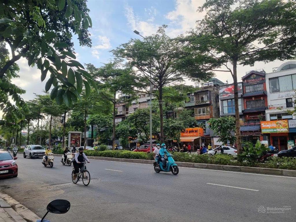 Chủ cần bán nên hạ gấp 1 tỷ mặt phố đào tấn, dt 53m2 mặt tiền rộng 5,25m