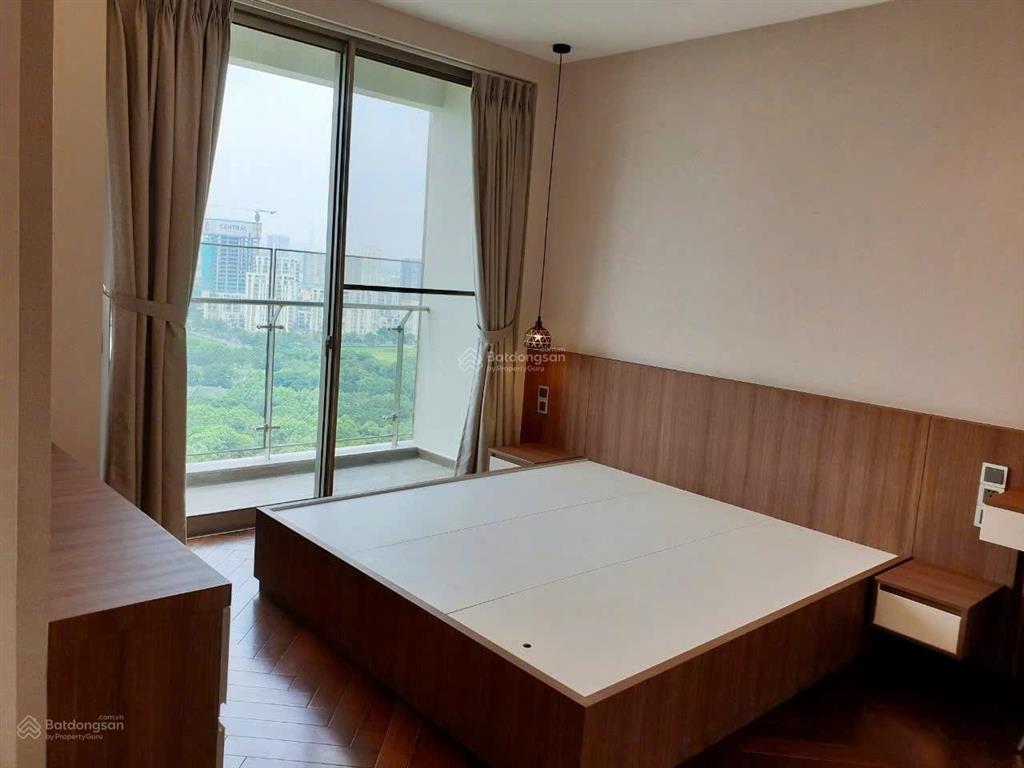 Cần cho thuê gấp căn hộ cao cấp midtown, pmh, q7. 135m 3pn, 3wc, căn góc, view sông. chỉ 40tr/th.