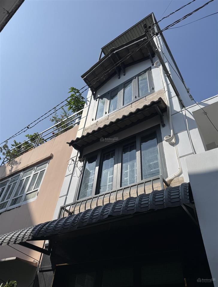 Chính chủ  4 tầng giá rẻ  khu vip quận phú nhuận