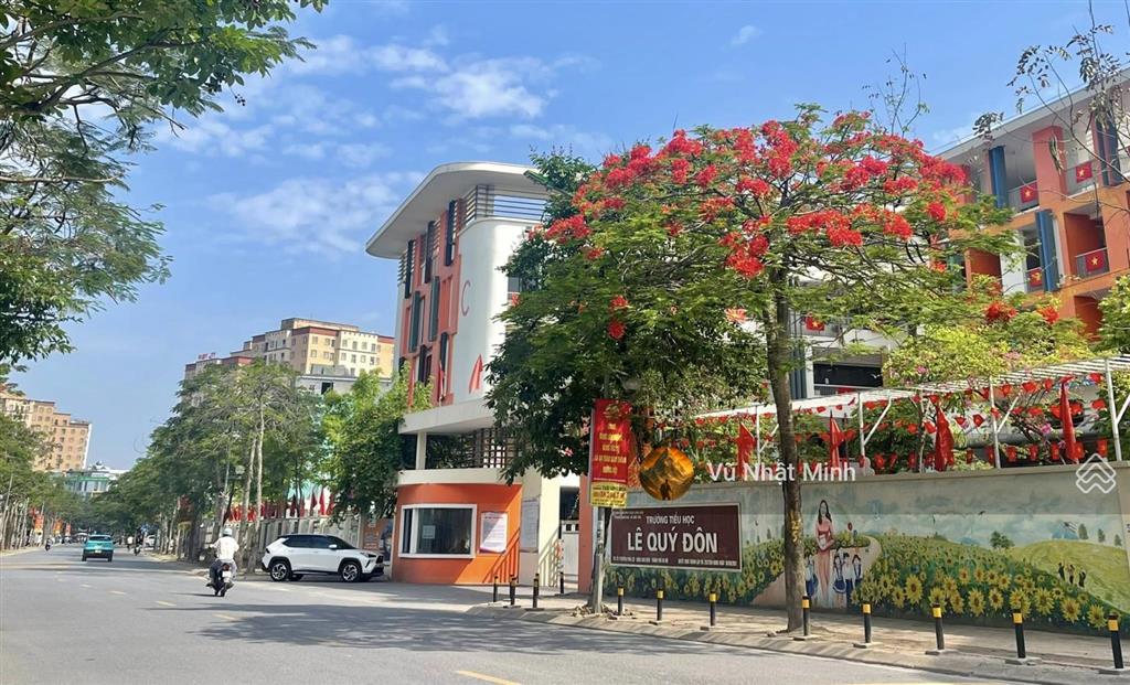 Chính chủ bán đất giang biên 75m  mt 5m vuông vắn ô tô 16 chỗ vào đất  gần công viên giá 10 tỷ 8