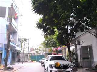 Đất phúc lợi, dt 110m2  mt 6m5 lô góc  đường rộng vỉa hè ô tô tránh giá hơn 150 tr/m2