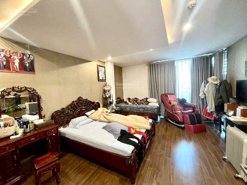 Chính chủ bán nhà phố trần quang diệu, hoàng cầu đống đa, 7 tầng thang máy, phân lô gara 2 ôtô.