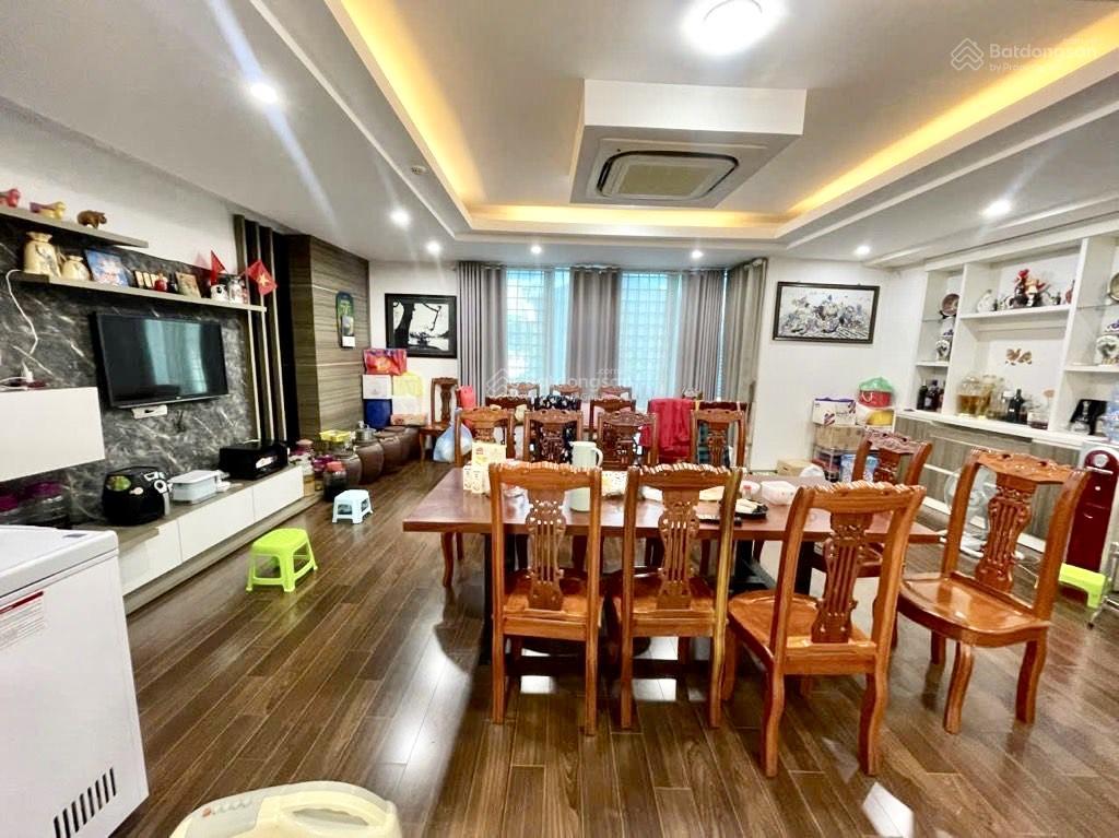 Chính chủ bán nhà phố trần quang diệu, hoàng cầu đống đa, 7 tầng thang máy, phân lô gara 2 ôtô.
