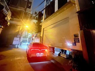 Chính chủ bán nhà phố trần quang diệu, hoàng cầu đống đa, 7 tầng thang máy, phân lô gara 2 ôtô.