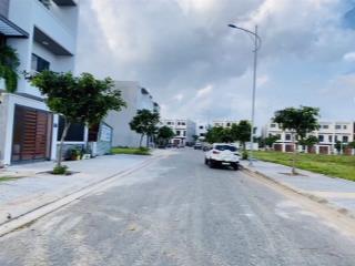 Kế bên sân bay lt. kdc d2d long thành  1 lô đối diện chợ. 105m2 gía tốt nhất thị trường 1ty850