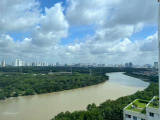 Penthouse tầng cao nhất view sông, ngắm biệt thự chateau từ trên cao, xem pháo hoa tứ phía.