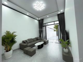 Nhà mời 100%, ngay hồ eakao, đường y wang. 6x24m, 3pn, 2wc, sân 2 oto, nở hậu 8m, bán 2ty580