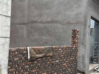 Chị Dung cần bán gấp 60m đất Phú Thị ngõ thông, ô tô đỗ cửa, giá 3.x tỷ có thương lượng