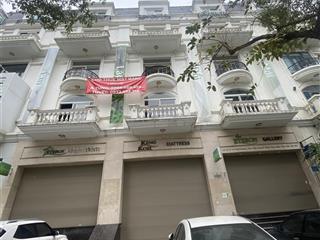 Cho thuê mặt bằng kinh doanh linh lang  ba đình dt 200m2 x 3 tầng, mt 8m, gần đại sứ quán nhật