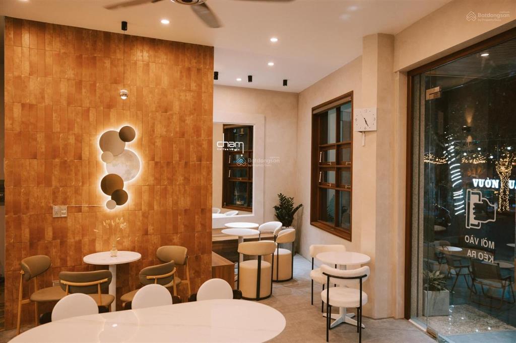 Cho thuê cửa hàng phố thái hà  phù hợp kd điện thoại, trưng bày sp dt 95m2 x 4 tầng mặt tiền 6m