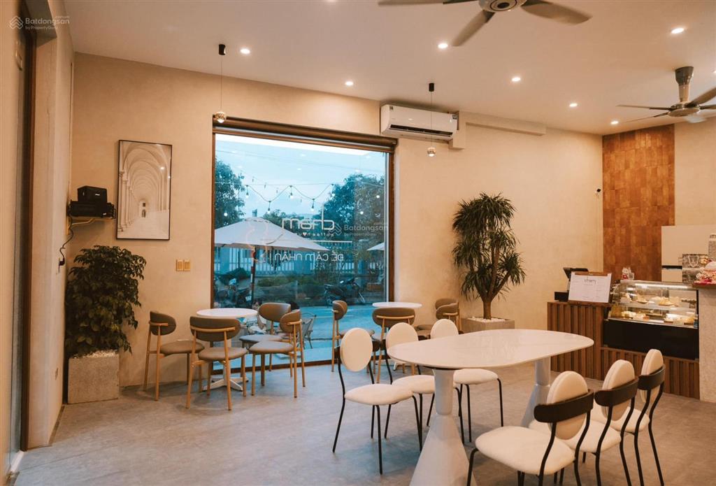 Cho thuê cửa hàng phố thái hà  phù hợp kd điện thoại, trưng bày sp dt 95m2 x 4 tầng mặt tiền 6m