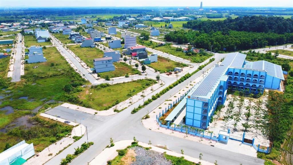 Xây nhà cho con. tôi bán gấp lô 105m2. giá 2,25t  đối diện trường học an thuận. có sổ. tc100%