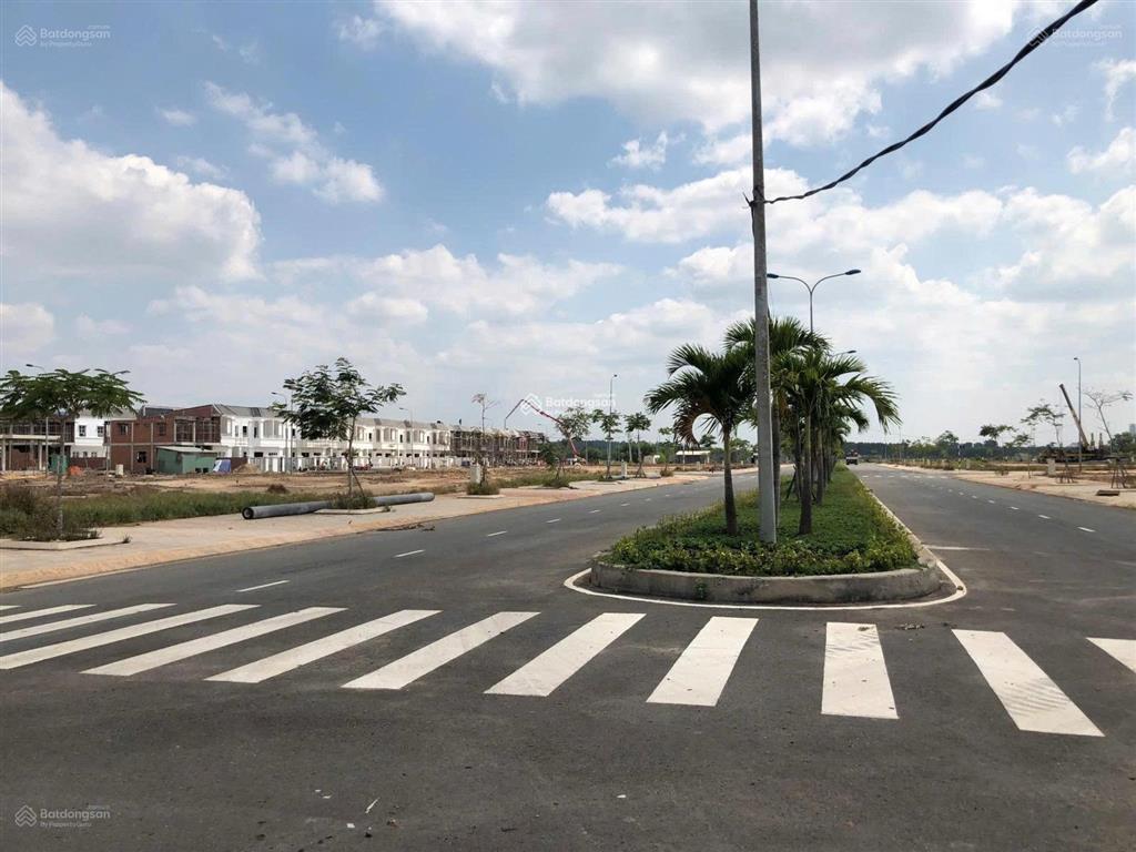 Chính chủ bán gấp lô ngay 25b đường chính 30m, 100m2. đã có sổ. tc 100%