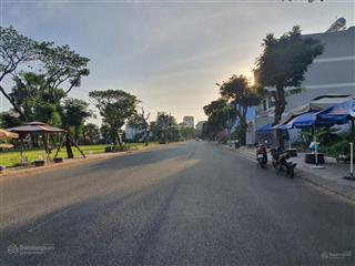 Hàng ngộp bank bán gấp. 120m2giá ra gấp 1,8 tỷ. trục chính về cổng sân bay 5phút. có sổ, gần chợ