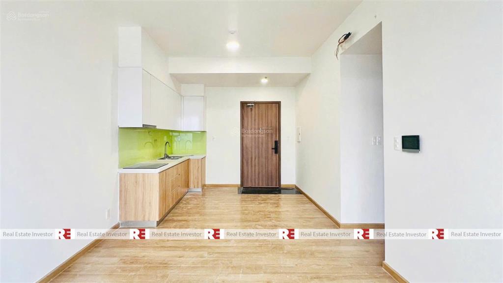 Bán gấp căn 2pn nội thất cơ bản, đã có sổ hồng giá 2tỷ9 bao thuế phí. tầng trung view thoáng