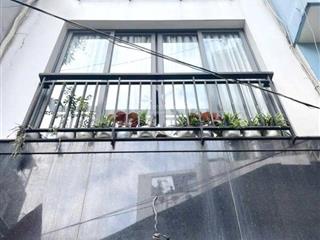 Cần bán nhà 4 tầng đề thám quận 1 mới đẹp 31m2 ngang 3.8m giá 7 tỷ 990 triệu. 3 phòng ngủ + wc+ pk