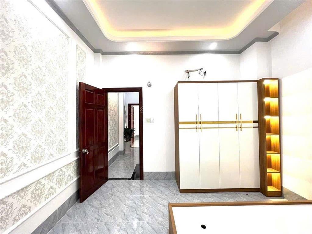 Nguyễn thái sơn gò vấp hẻm 8m, ô tô đậu trước nhà  diện tích 5x10,8m  3 tầng btct  giá 5.15tỷ
