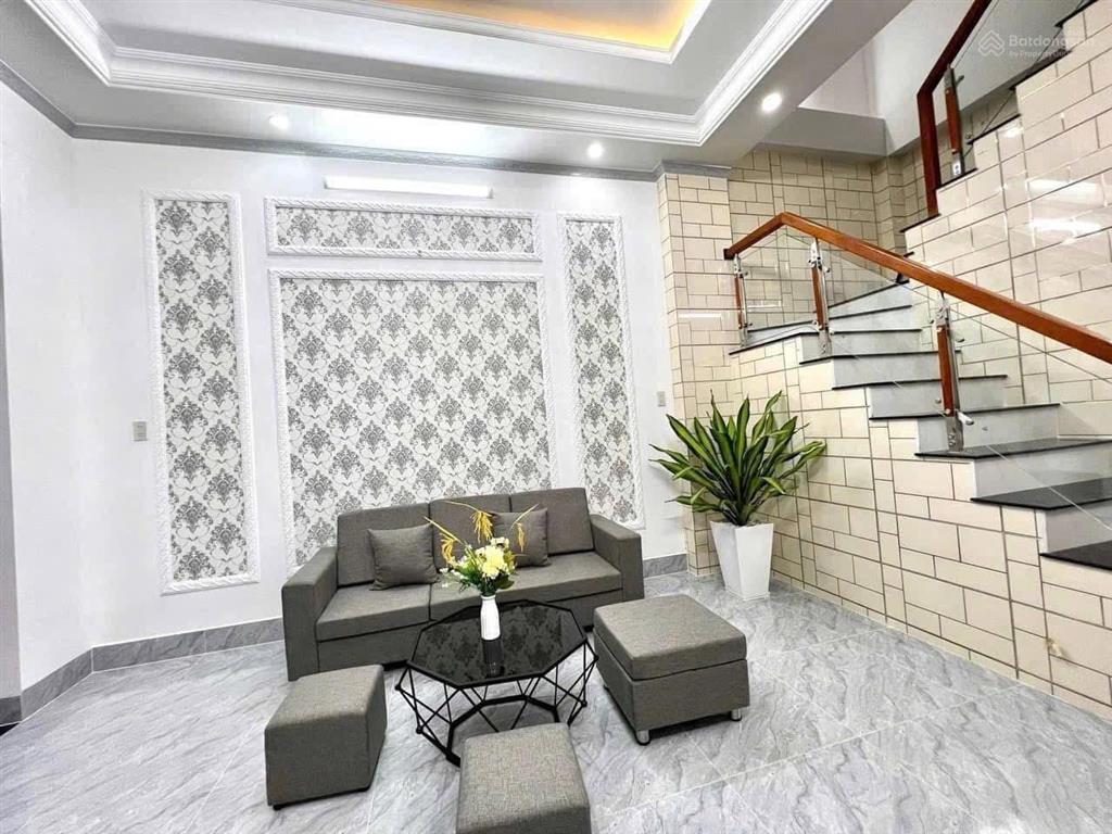 Nguyễn thái sơn gò vấp hẻm 8m, ô tô đậu trước nhà  diện tích 5x10,8m  3 tầng btct  giá 5.15tỷ