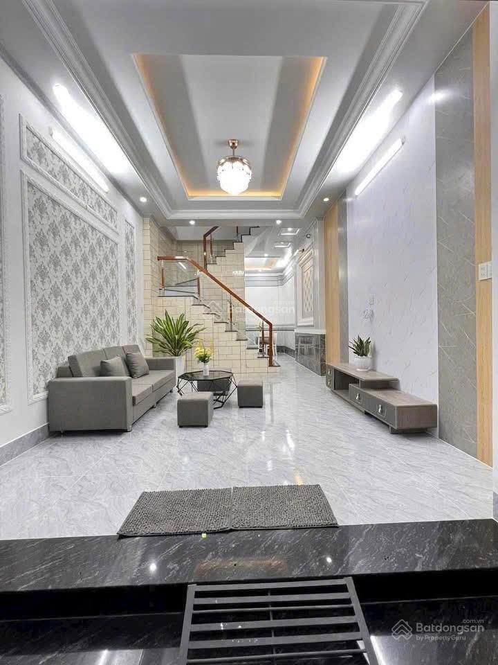 Nguyễn thái sơn gò vấp hẻm 8m, ô tô đậu trước nhà  diện tích 5x10,8m  3 tầng btct  giá 5.15tỷ