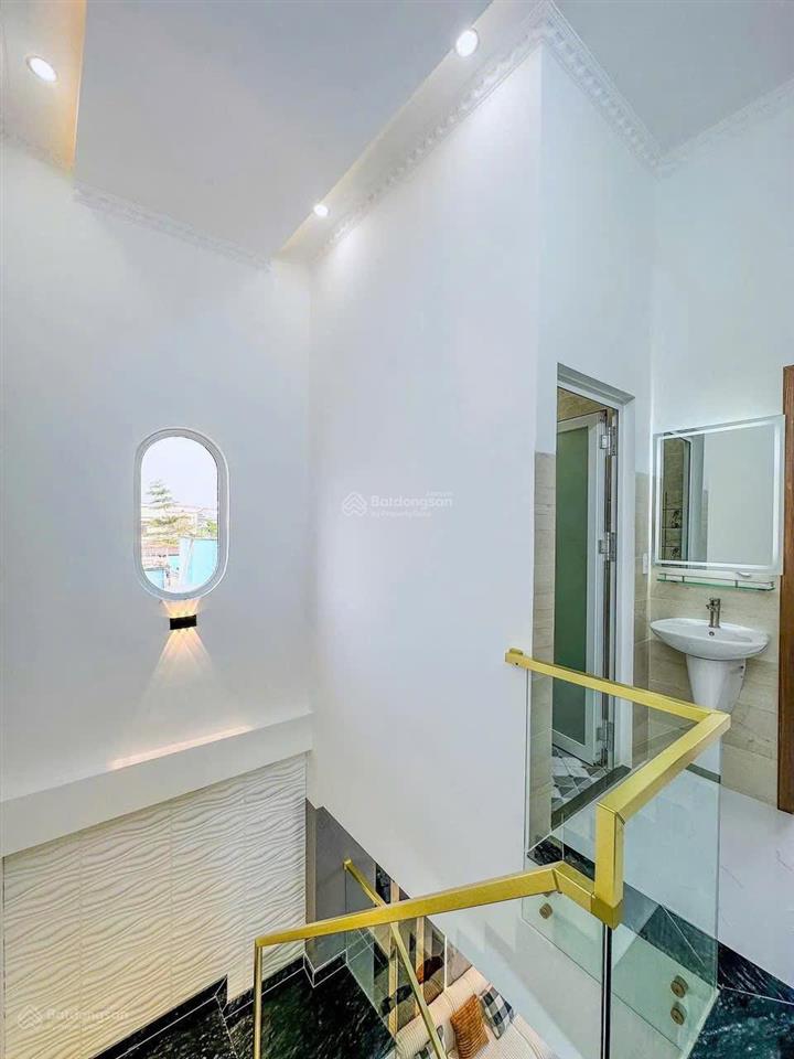 Hẻm xe hơi hoàng hoa thám  cách 1 căn ra mặt tiền, 4 tầng btct, 60m2 chỉ 8.2 tỷ