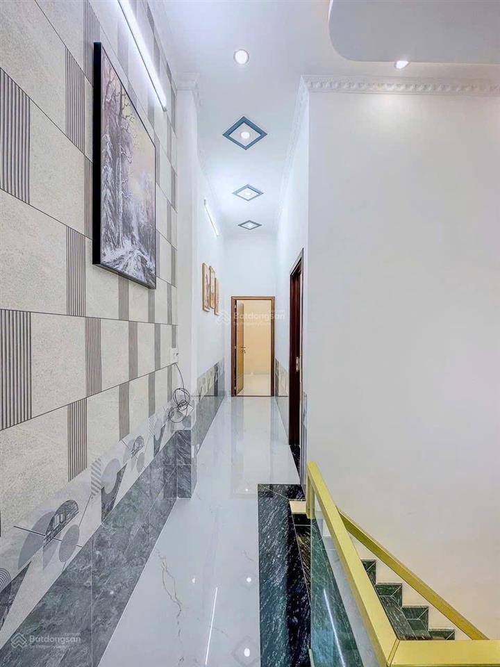 Hẻm xe hơi hoàng hoa thám  cách 1 căn ra mặt tiền, 4 tầng btct, 60m2 chỉ 8.2 tỷ