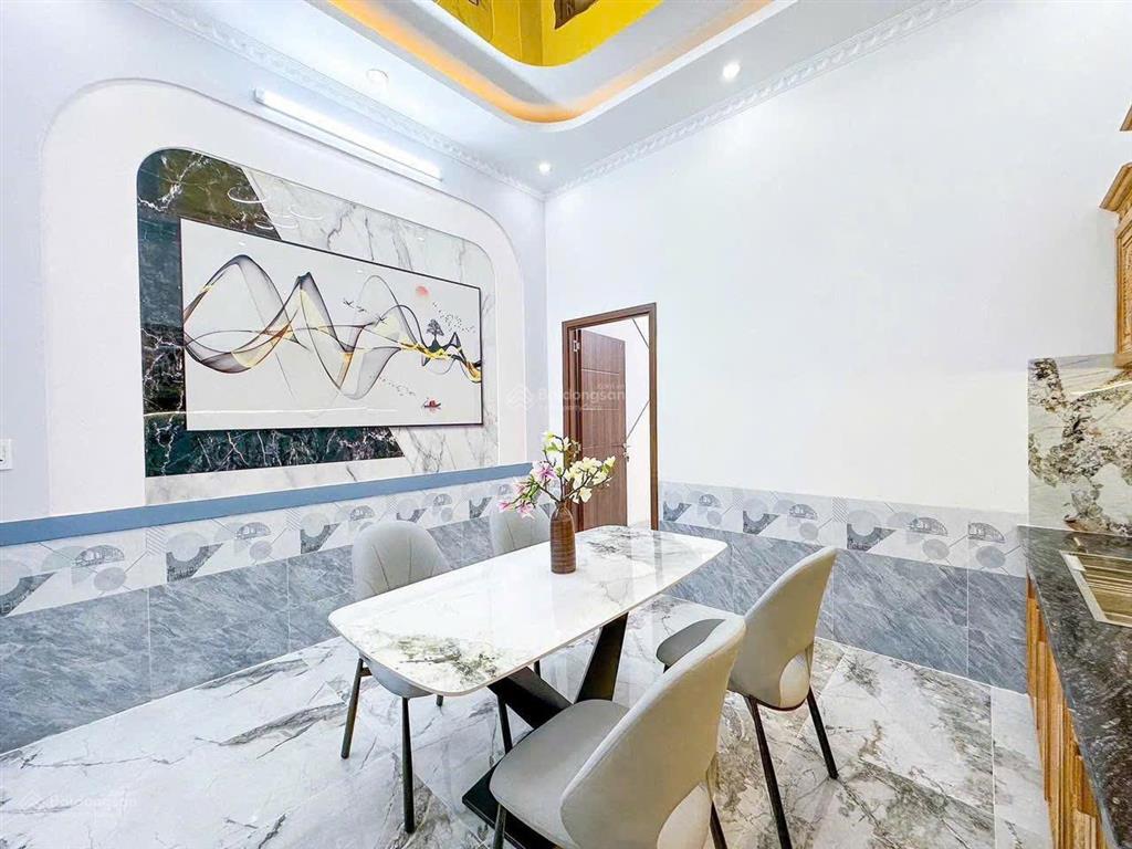 Hẻm xe hơi hoàng hoa thám  cách 1 căn ra mặt tiền, 4 tầng btct, 60m2 chỉ 8.2 tỷ