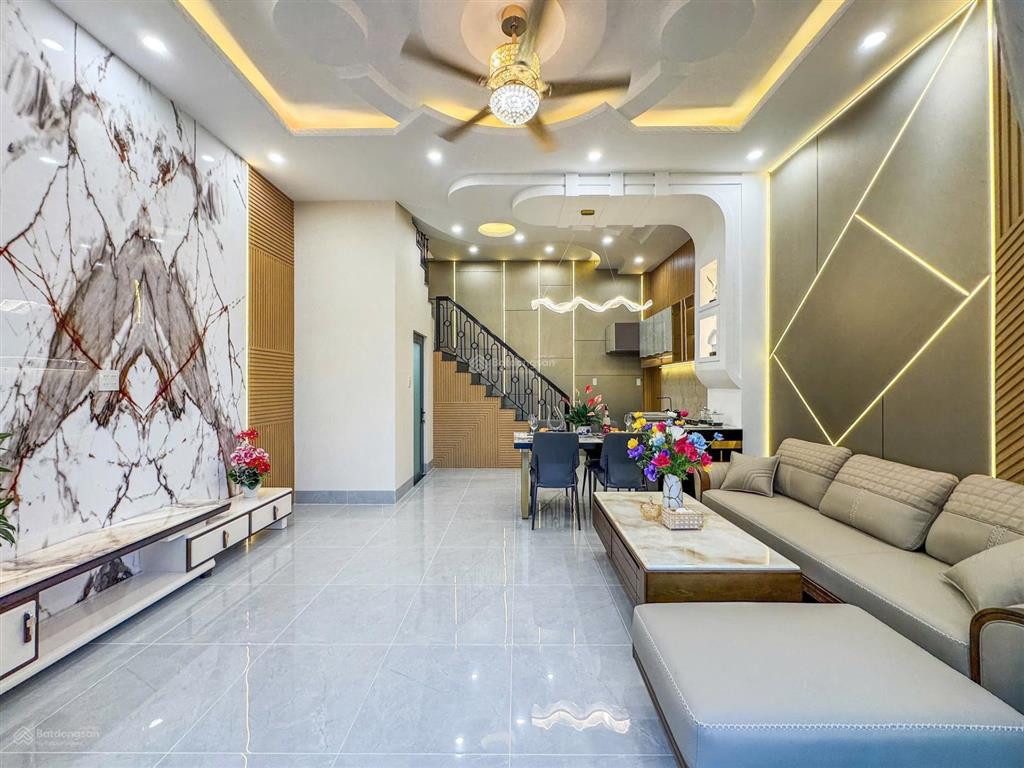 Hẻm xe tải điện biên phủ, p15, bình thạnh  đang cho thuê 9tr/tháng  44m² bán gấp chỉ 4.2 tỷ