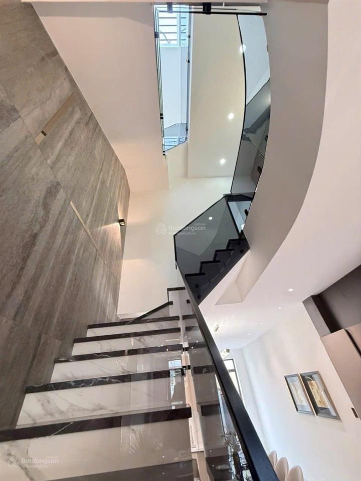 Nhà mặt tiền nguyễn văn công , 86m2 , 5 tầng chỉ 13.5 tỷ  đang cho thuê 30tr/tháng