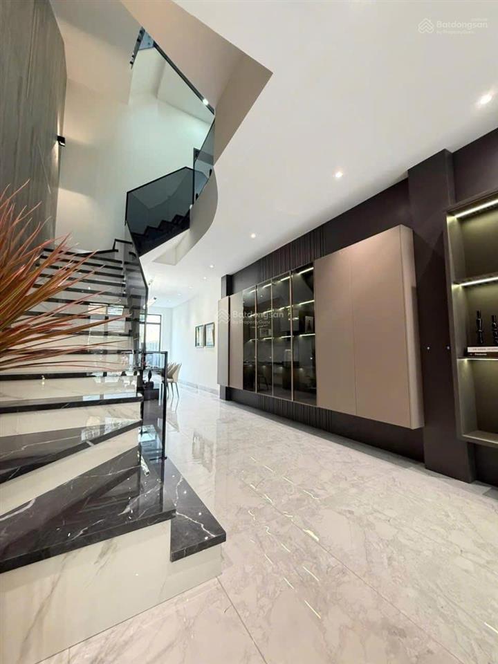 Nhà mặt tiền nguyễn văn công , 86m2 , 5 tầng chỉ 13.5 tỷ  đang cho thuê 30tr/tháng