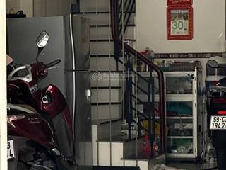 Bán nhà mặt tiền đường số 4 phòng ngủ, quận 4