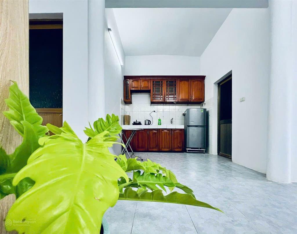 Bán tập thể đại học kinh tế quốc dân sổ đỏ to khủng, dtsd 80m2. giá 3. x tỷ hiện đang cho thuê 9tr