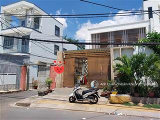 Biệt thự mặt tiền trung tâm hóc môn, 3 tầng. dt 10mx37m 370m2. đường nhựa 10m vỉa hè. chỉ 13.5 tỷ