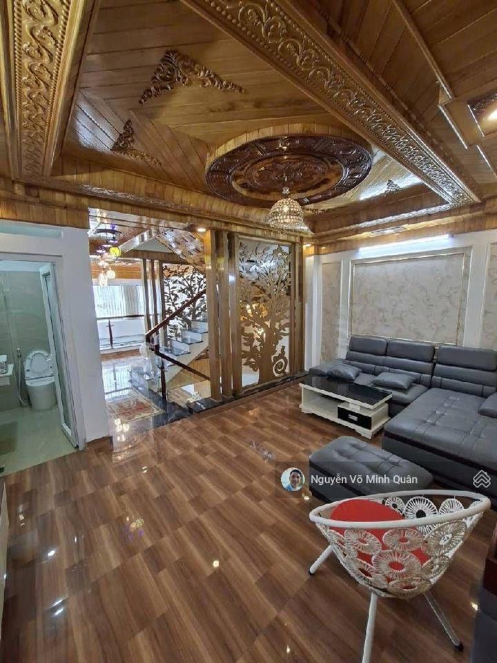 Nhà đẹp 5 tầng ở ngay tặng nội thất.dt 5mx12m.ngay nguyễn văn khối phạm văn chiêu.ô tô vào nhà