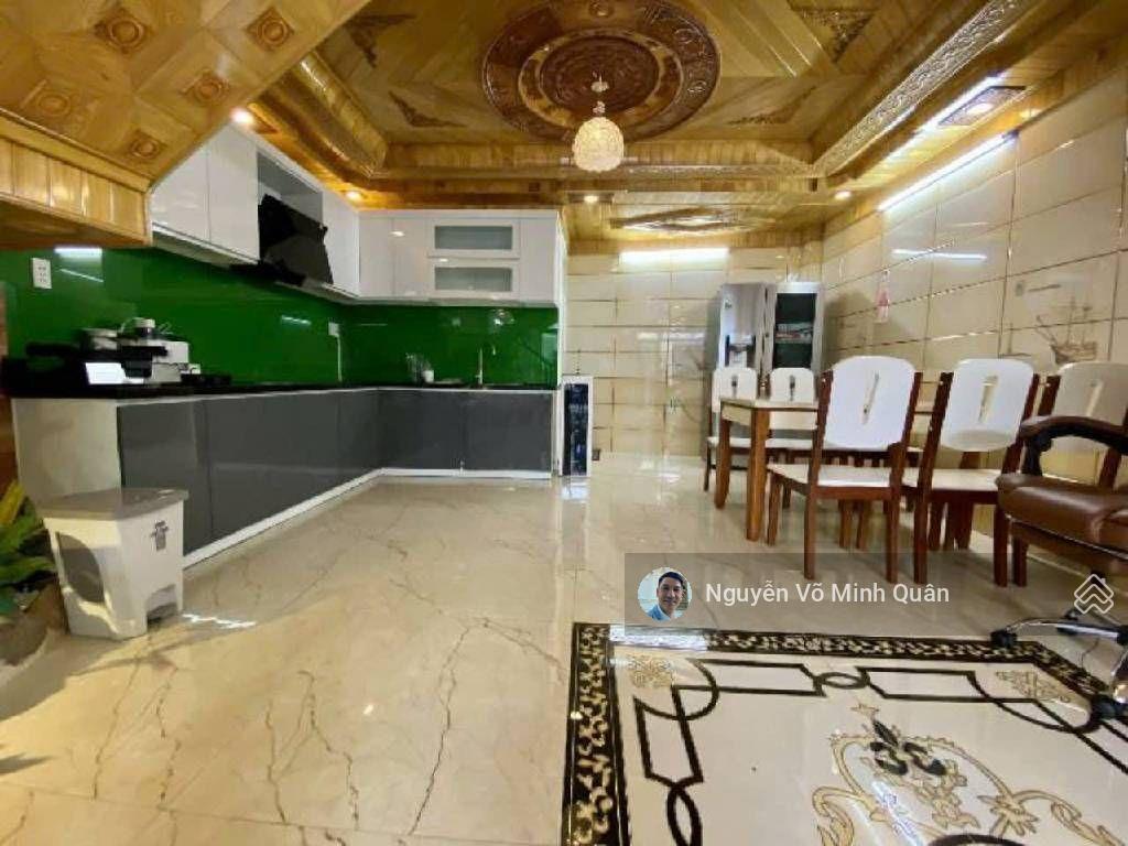 Nhà đẹp 5 tầng ở ngay tặng nội thất.dt 5mx12m.ngay nguyễn văn khối phạm văn chiêu.ô tô vào nhà