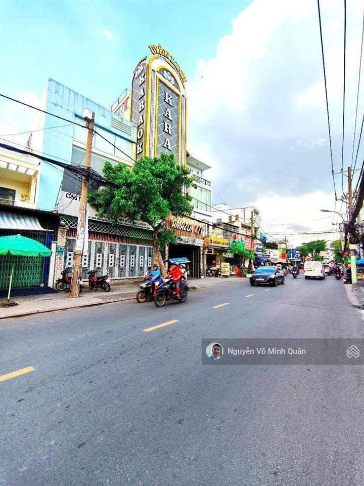 Nhà đẹp 5 tầng ở ngay tặng nội thất.dt 5mx12m.ngay nguyễn văn khối phạm văn chiêu.ô tô vào nhà