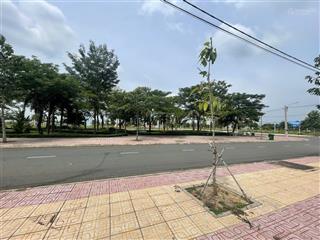 Còn duy nhất 1 lô biệt thự 180m2 khu tđc d2d sân bay long thành . giá cực ngộp 2 tỷ 3 , srh !
