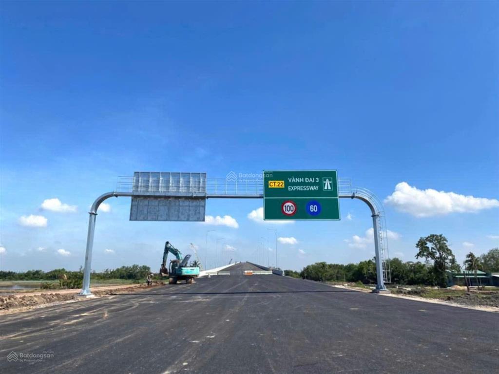 Hàng ngộp bank ngay sát nút vành đai 3 , 150m2 giá 2 tỷ 3 , kế trường thcs phú thạnh .