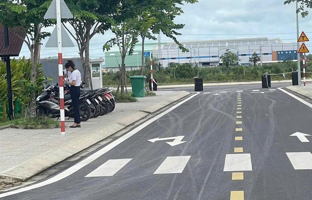 Bán đất ngay xã đồi 61 thị trấn trảng bom. sát nút đường vành đai 3, diện tích 95m2 giá 2 tỷ5 .