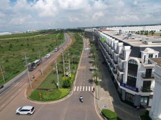 Bán lô góc nội bộ  2 mặt tiền đối diện công viên. ngay kđt stc long thành, 135m2 . giá 3tỷ 340 .