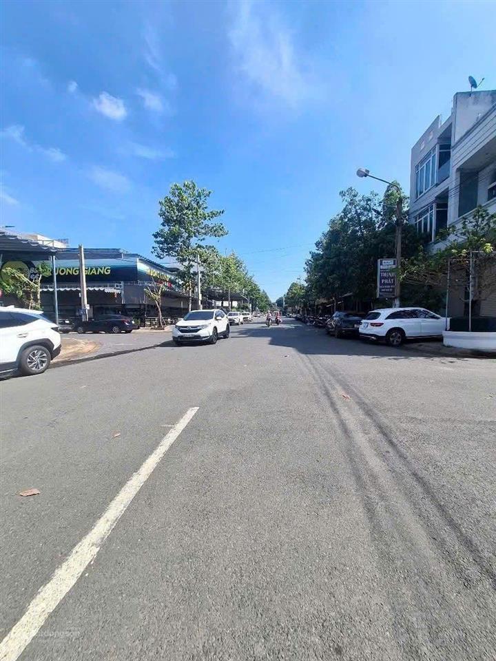 Bán đất ngay kdc phú thịnh dt 100m2. đối diện khu du lịch sơn tiên, shr chính chủ