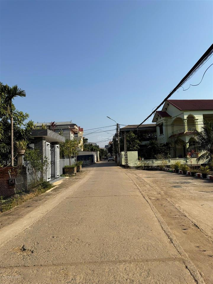 Nhà đẹp sen trì  gần chợ, trường, ubnd... sẵn nhà 3 tầng kiên cố