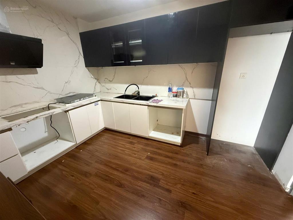 Bán căn góc diện tích 125m2, 3pn, 2wc, tại berriver jardin long biên, 9,8tỷ, sẵn sổ đỏ