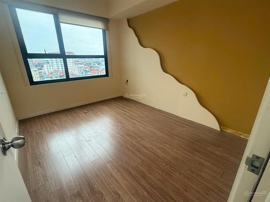 Bán căn góc diện tích 125m2, 3pn, 2wc, tại berriver jardin long biên, 9,8tỷ, sẵn sổ đỏ