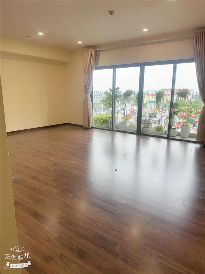 Bán căn góc diện tích 125m2, 3pn, 2wc, tại berriver jardin long biên, 9,8tỷ, sẵn sổ đỏ