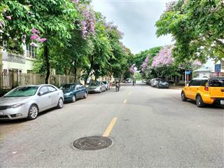 Bán gấp 1căn bt song lập giá rẻ, mặt đường lớn việt hưng, dt 200m2 giá 73tỷ ở hoặc kd đều được